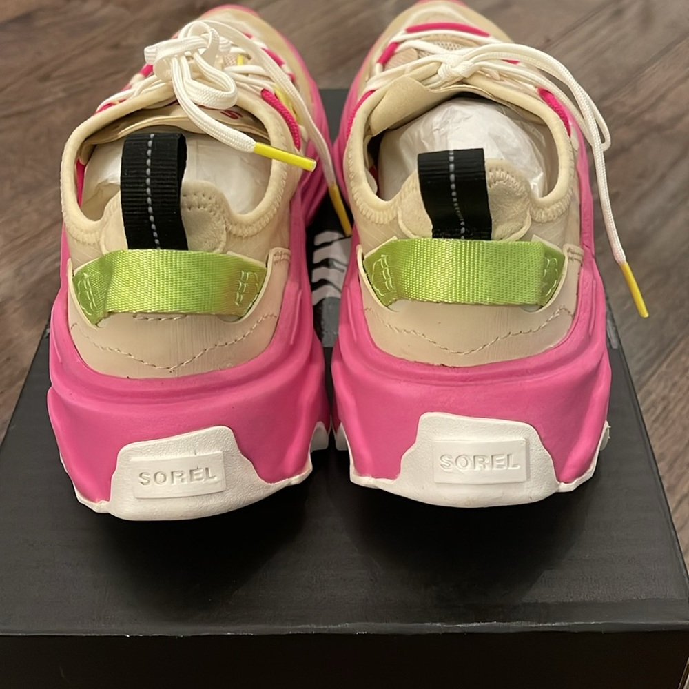 SOREL Kinetic Breakthru Tech Lace Sneakers Bleached Ceramic, Fushia Fizz New - Picture 3 of 7